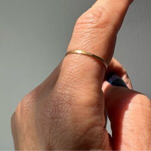 Catbird Yellow Gold Dainty Hammered Threadbare Ring Size 7 14K